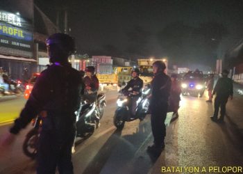 Pastikan Perayaan Natal Kondusif, Brimob Jabar Sigap Patroli Malam