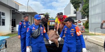 Reaksi Cepat, Polisi Temukan Korban Laka Laut di Pantai Barat Pangandaran